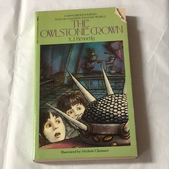 ⛱️2/$5⛱️Sale! The Owlstone Crown, by X.J. Kennedy, vintage 1983, cover wear - Picture 1 of 5
